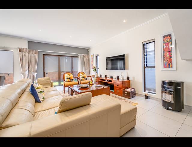 3 BEDROOM HOUSE FOR SALE IN BRYANSTON